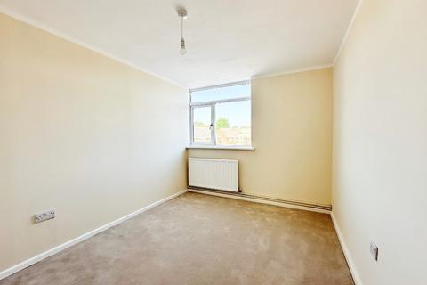 2 bedroom flat to rent, Berkshire Road, Camberley