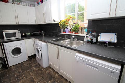 13 Clarkes Road, Hatfield, AL10 0HN