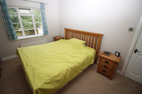 13 Clarkes Road, Hatfield, AL10 0HN