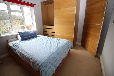 13 Clarkes Road, Hatfield, AL10 0HN