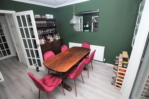 2 Park Meadow, Hatfield, AL9 5HA
