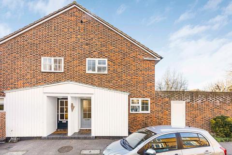4 Park Close, Hatfield, AL9 5AY