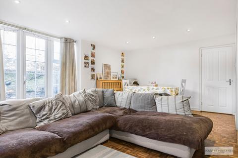 4 Park Close, Hatfield, AL9 5AY