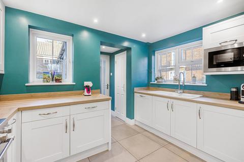 4 Park Close, Hatfield, AL9 5AY