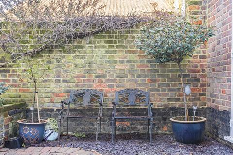 4 Park Close, Hatfield, AL9 5AY