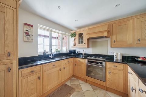 8 Burrows Close, Clifton, Shefford, SG17 5EG