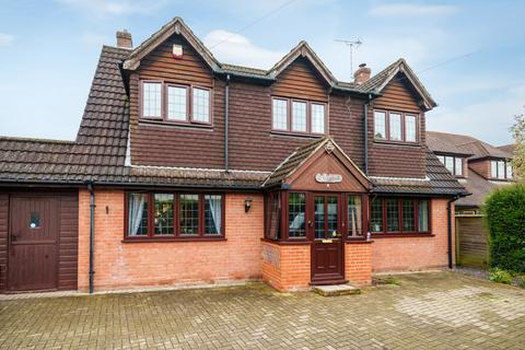 4 bedroom detached house for sale, Bunces Lane, Reading RG7