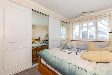 3 bedroom semi-detached house for sale, Somertrees Avenue, LONDON, SE12