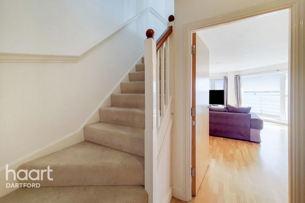 Portland Place, Greenhithe 2 bed apartment for sale £325,000