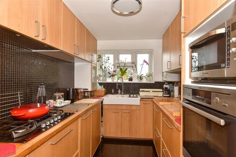 3 bedroom apartment for sale, Radbourne Crescent, Walthamstow