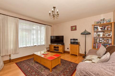 3 bedroom apartment for sale, Radbourne Crescent, Walthamstow
