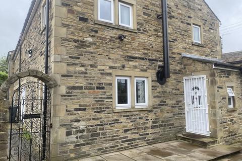 Bradford - 2 bedroom end of terrace house to rent