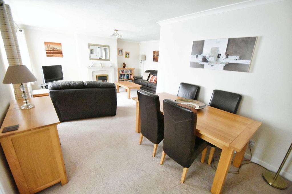 Lounge -Dining Room