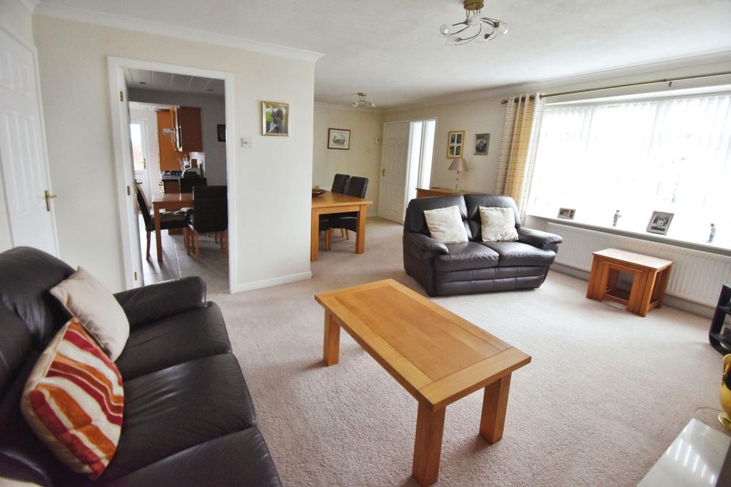Lounge -Dining Room