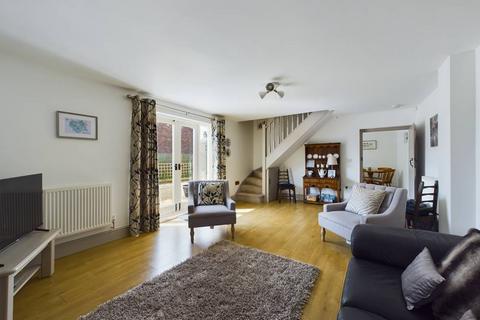 3 bedroom barn conversion for sale, Old Farm Close, Ottringham, HU12