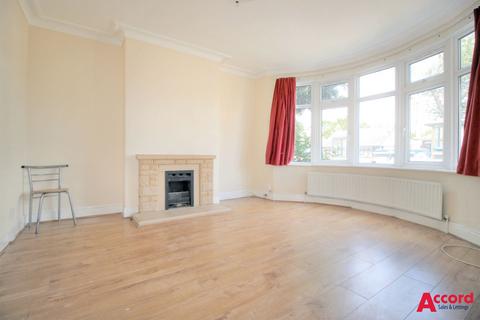 3 bedroom semi-detached house to rent, Mawney Road, Romford, RM7