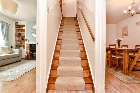 111 Commonwealth Road, Caterham, CR3 6LW