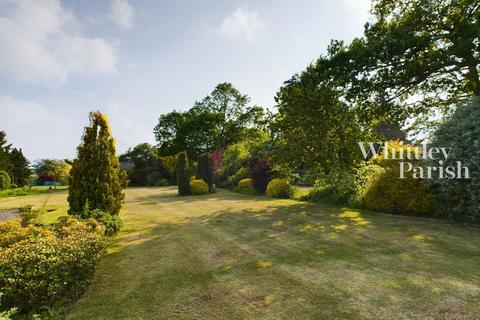 4 bedroom detached bungalow for sale, Ipswich Road, Long Stratton