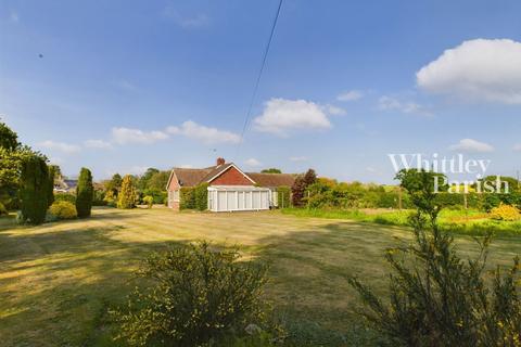 4 bedroom detached bungalow for sale, Ipswich Road, Long Stratton