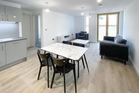 Apt 15 :: The Quarters