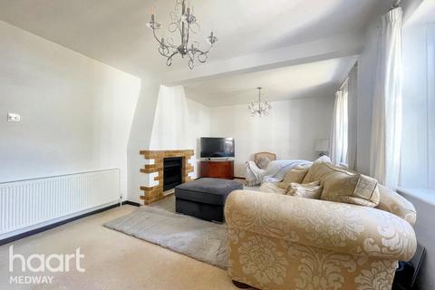 4 bedroom detached house for sale, Claridge Court, Gillingham