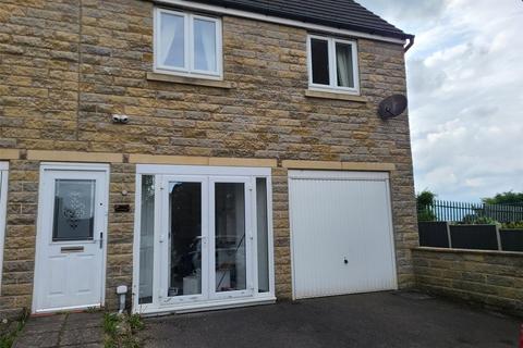 2 bedroom detached house to rent, Highfield Chase, Dewsbury, West Yorkshire, WF13