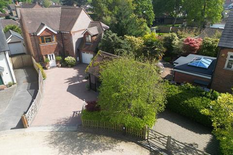 4 bedroom detached house for sale, Chaucombe Place, Barton on Sea, Hampshire. BH25 7LY