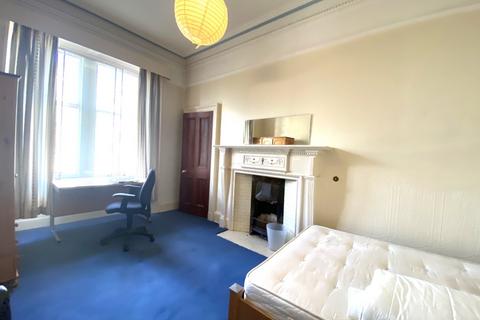 3 bedroom flat to rent, Spottiswoode Road, Edinburgh, EH9