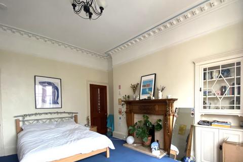 3 bedroom flat to rent, Spottiswoode Road, Edinburgh, EH9