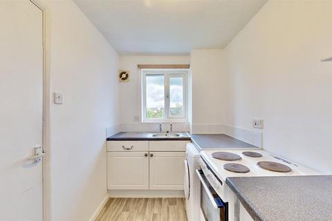 65 Plumtree Close, Dagenham, RM10 8UE
