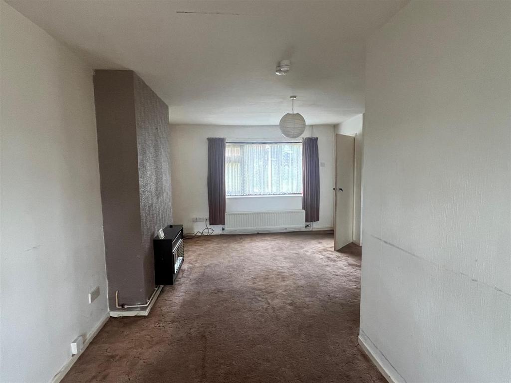 Lounge / Dining Area