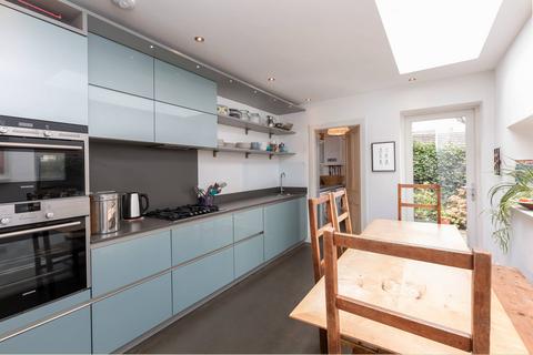 37 Dudley Crescent, Edinburgh, EH6 4QJ