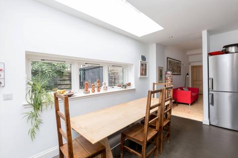 37 Dudley Crescent, Edinburgh, EH6 4QJ