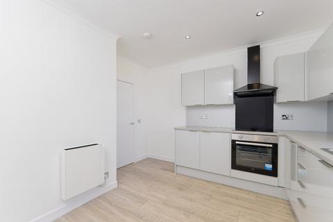 3 bedroom flat to rent, Menzies Road, Aberdeen AB11