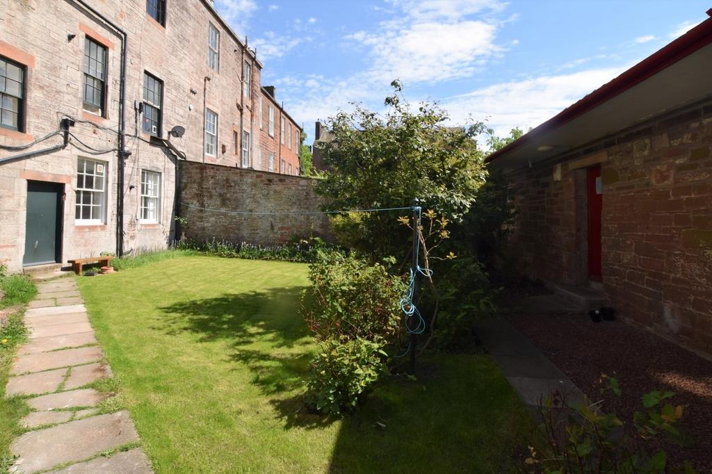 Flat 3, 47 Castle Street, Dumfries, DG1 1 DU - Grie