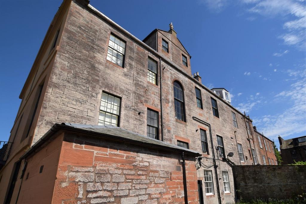 Flat 3, 47 Castle Street, Dumfries, DG1 1 DU - Grie