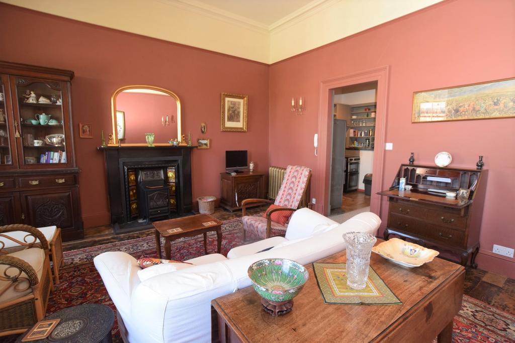 Flat 3, 47 Castle Street, Dumfries, DG1 1 DU - Grie