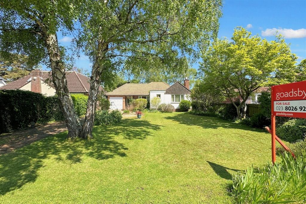 Chandlers Ford 2 bed detached bungalow for sale £625,000