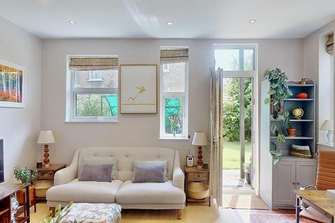 2 bedroom flat for sale, Upper Richmond Road West, SW14