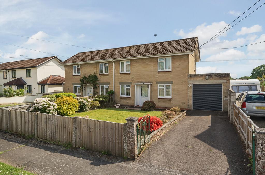 Hill View Road, Braishfield, Romsey... 3 bed semidetached house for