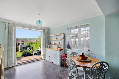 40 Forest View Road, East Grinstead, RH19 4AR