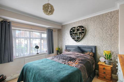 40 Forest View Road, East Grinstead, RH19 4AR