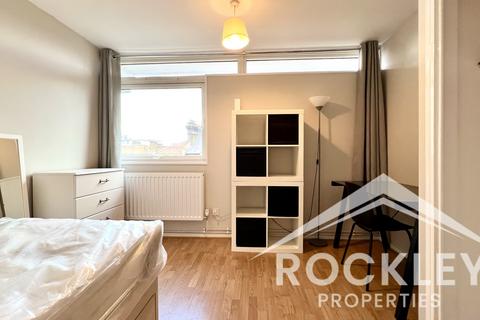 2 bedroom flat to rent, Middlesex Street, Spitalfields E1