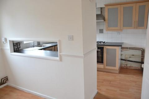 2 bedroom flat to rent, Fownhope Close, Redditch B98