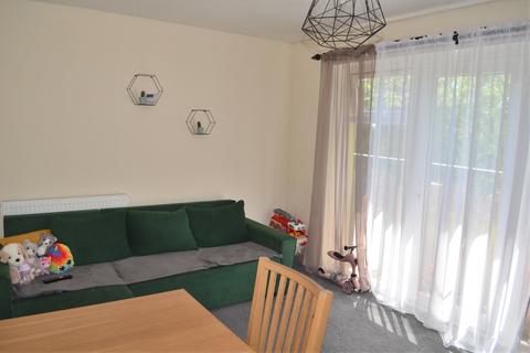 2 bedroom flat to rent, Fownhope Close, Redditch B98
