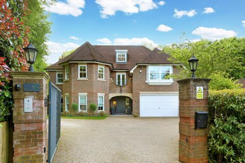 6 bedroom detached house to rent, Burgess Wood Grove, Beaconsfield, HP9