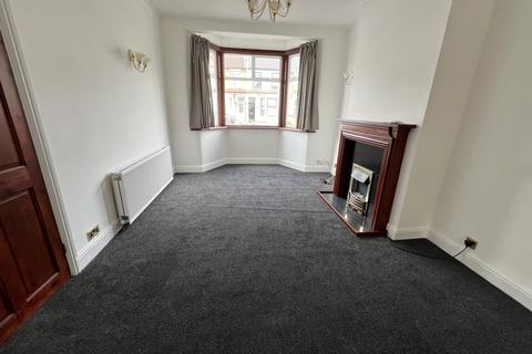 3 bedroom terraced house to rent, Meads Lane, Ilford IG3