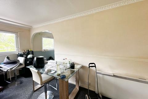 2 bedroom flat to rent, Beaconview Road, West Bromwich, B71