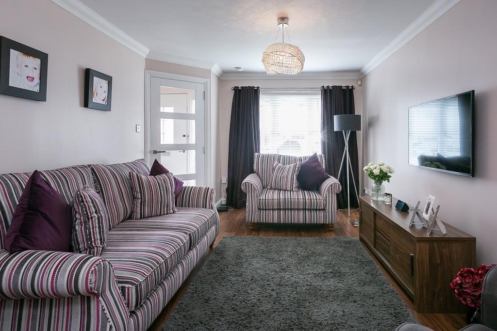 Loch Katrine Gardens, Glenrothes, KY6 4 bed detached house for sale £