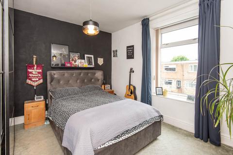64 Alnwick Road, Sheffield, S12 2GE